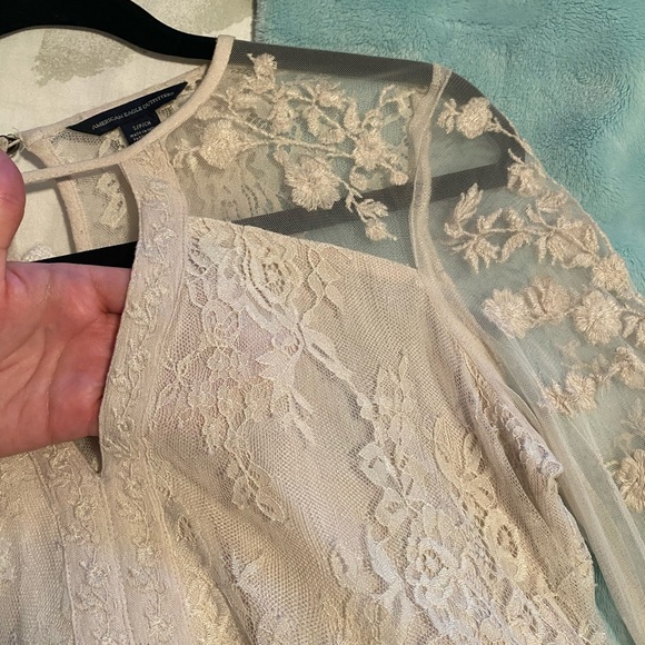 Super nice lace blouse - Picture 6 of 6